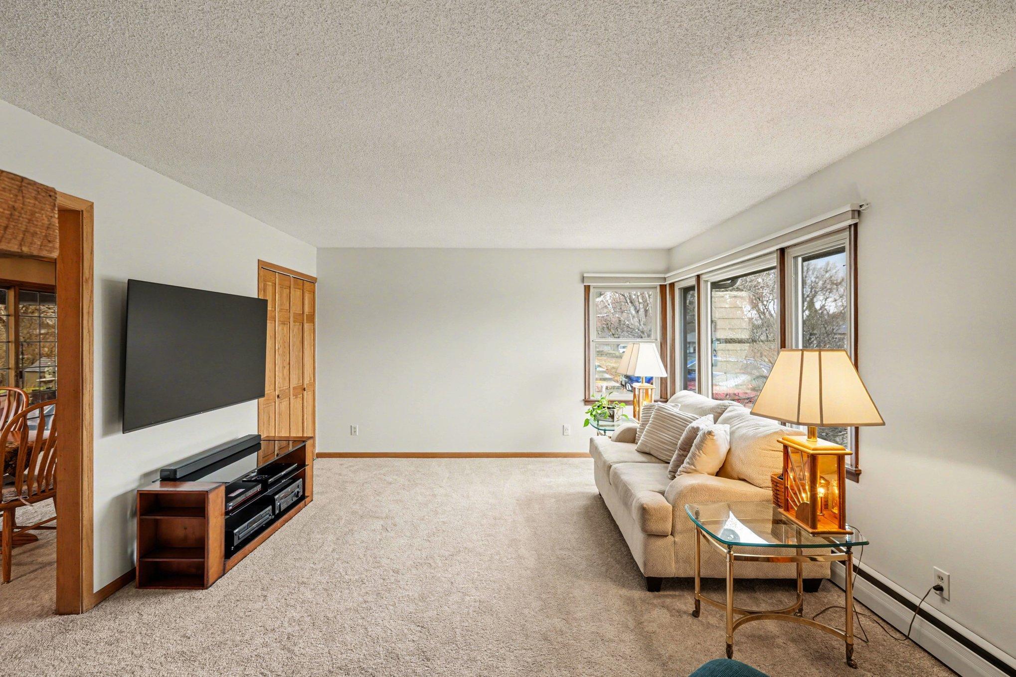 New carpet and fresh paint - move right in!