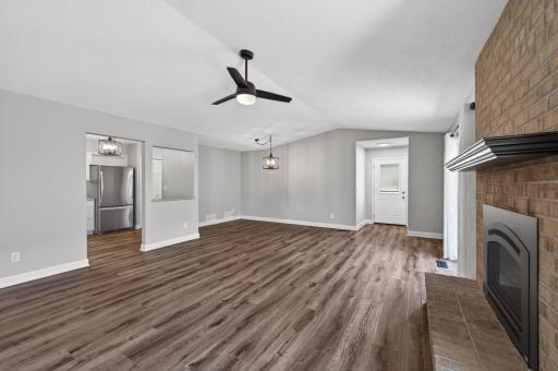 2810 Robinwood Way, Woodbury, MN 55125