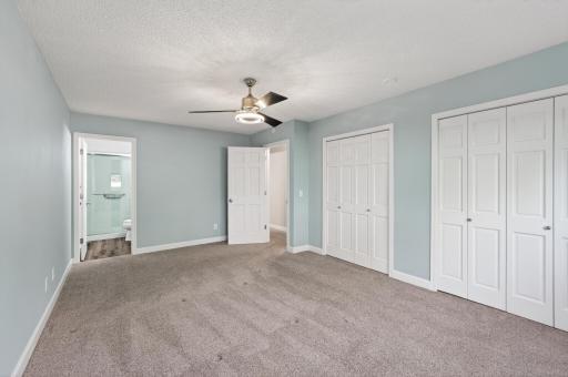 2810 Robinwood Way, Woodbury, MN 55125