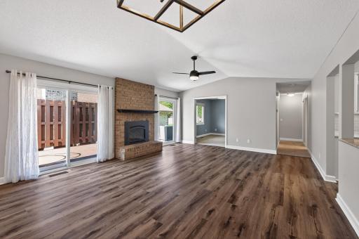 2810 Robinwood Way, Woodbury, MN 55125