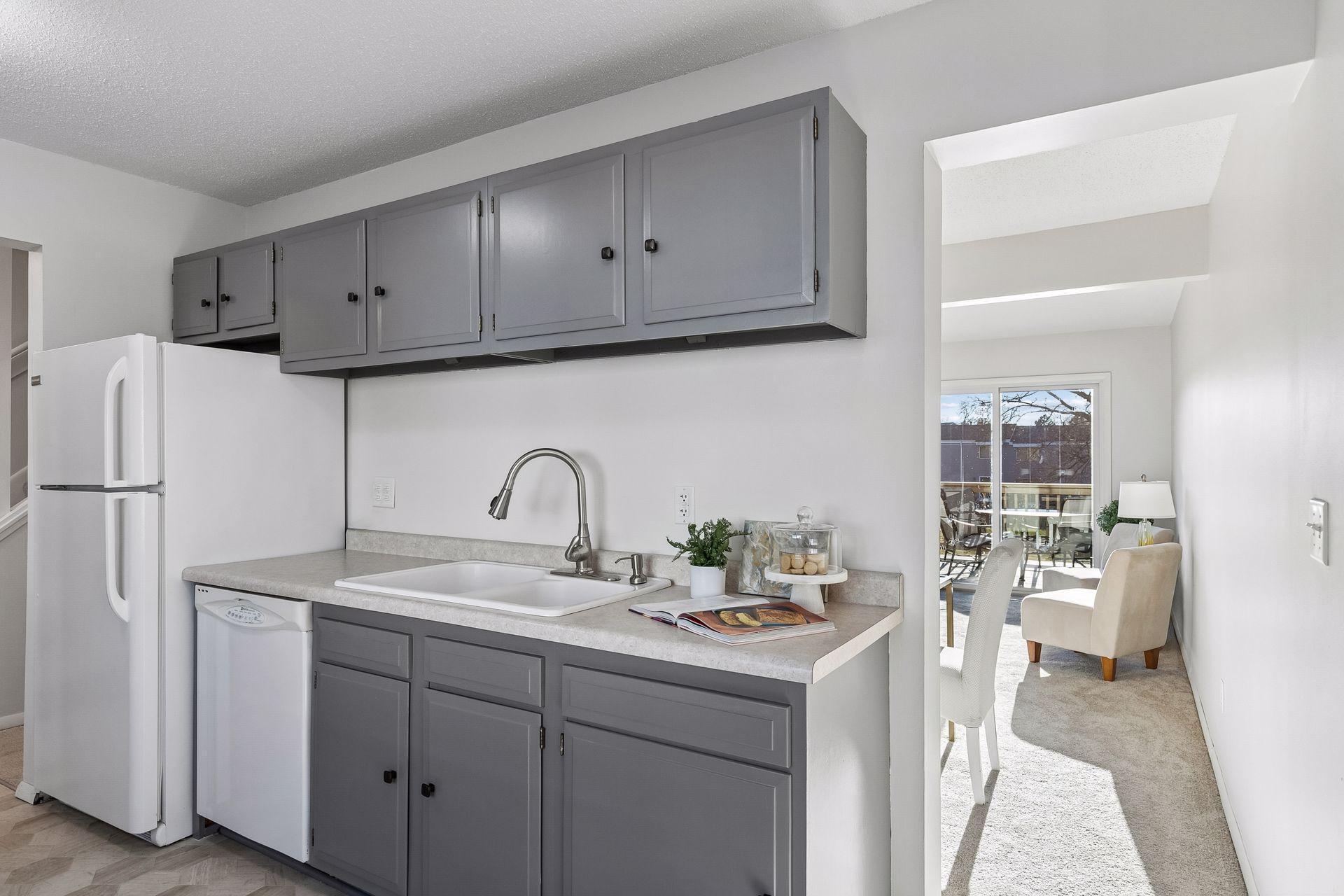 Plenty of Storage & Cabinet Space