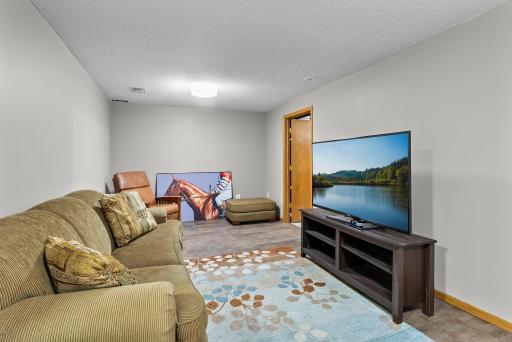 420 Village Court, Cambridge, MN 55008