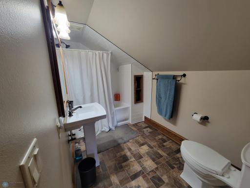 551 Wall Avenue, Horace, ND 58047