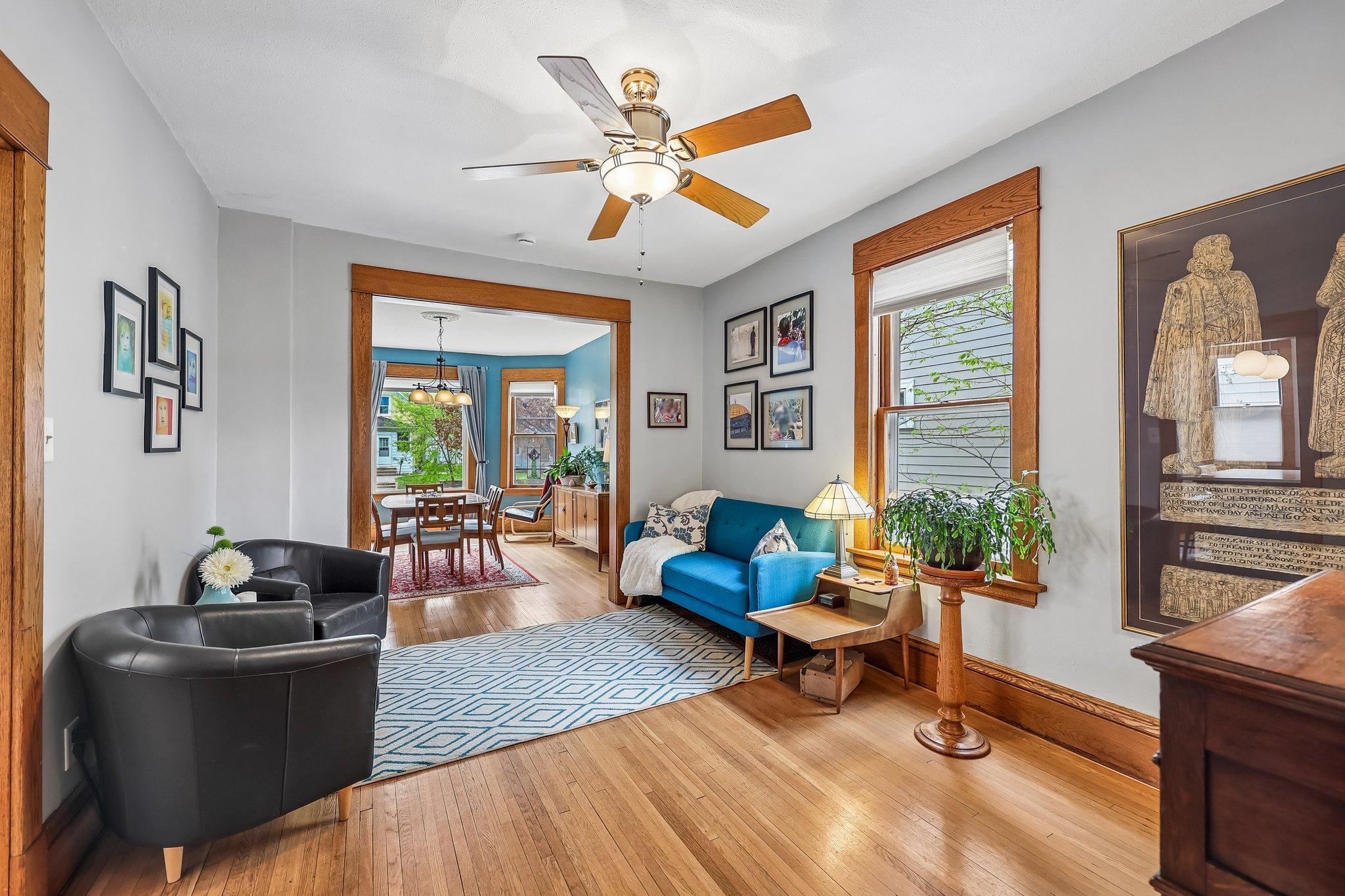 11-web-or-mls-Charles Ave-S0505-011.jpg
