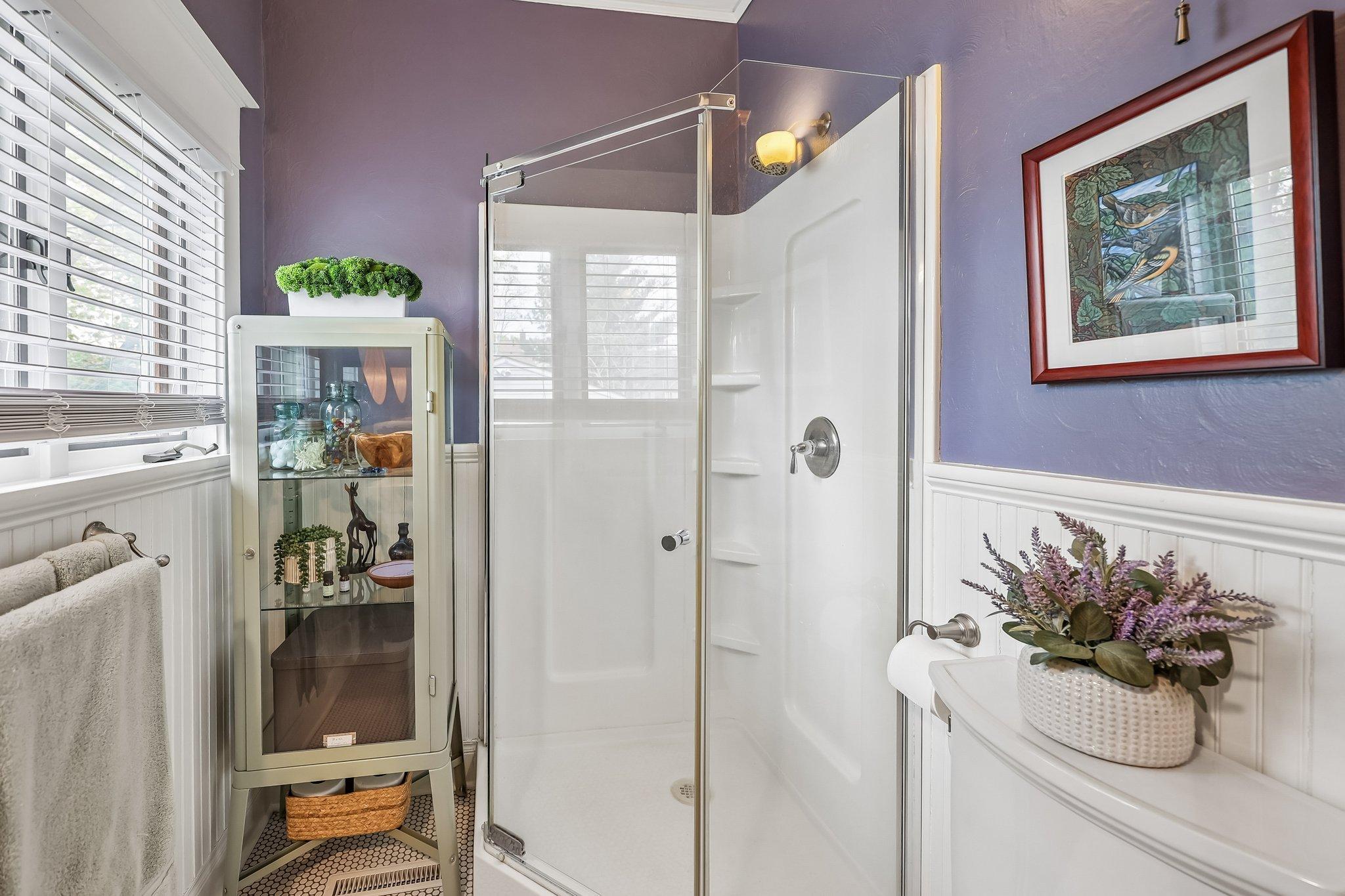 21-web-or-mls-Charles Ave-S0505-021.jpg