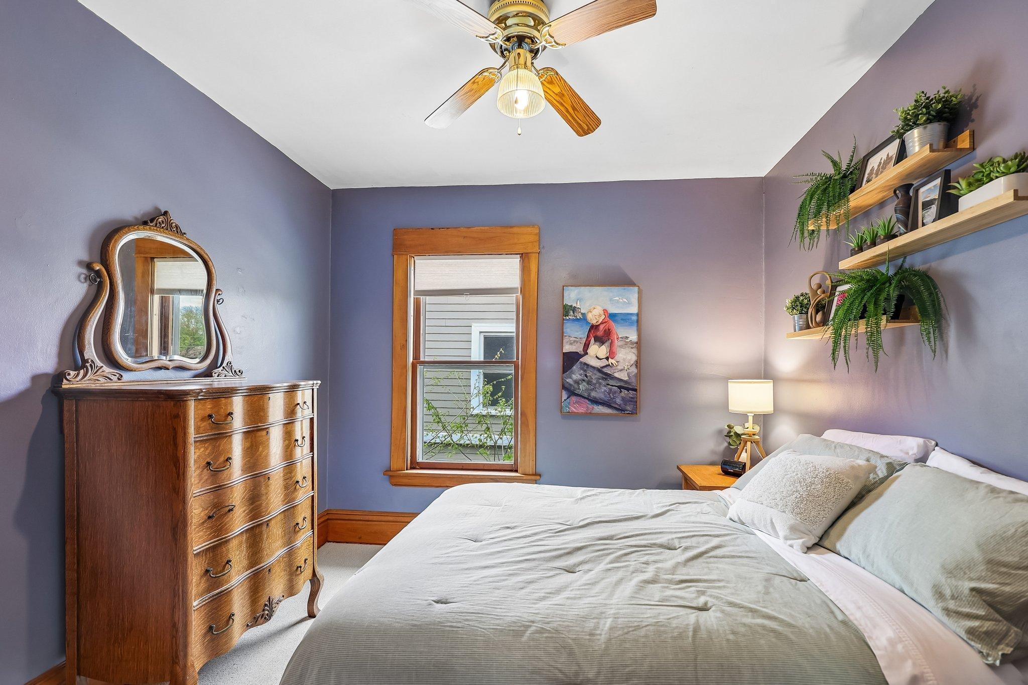 31-web-or-mls-Charles Ave-S0505-031.jpg