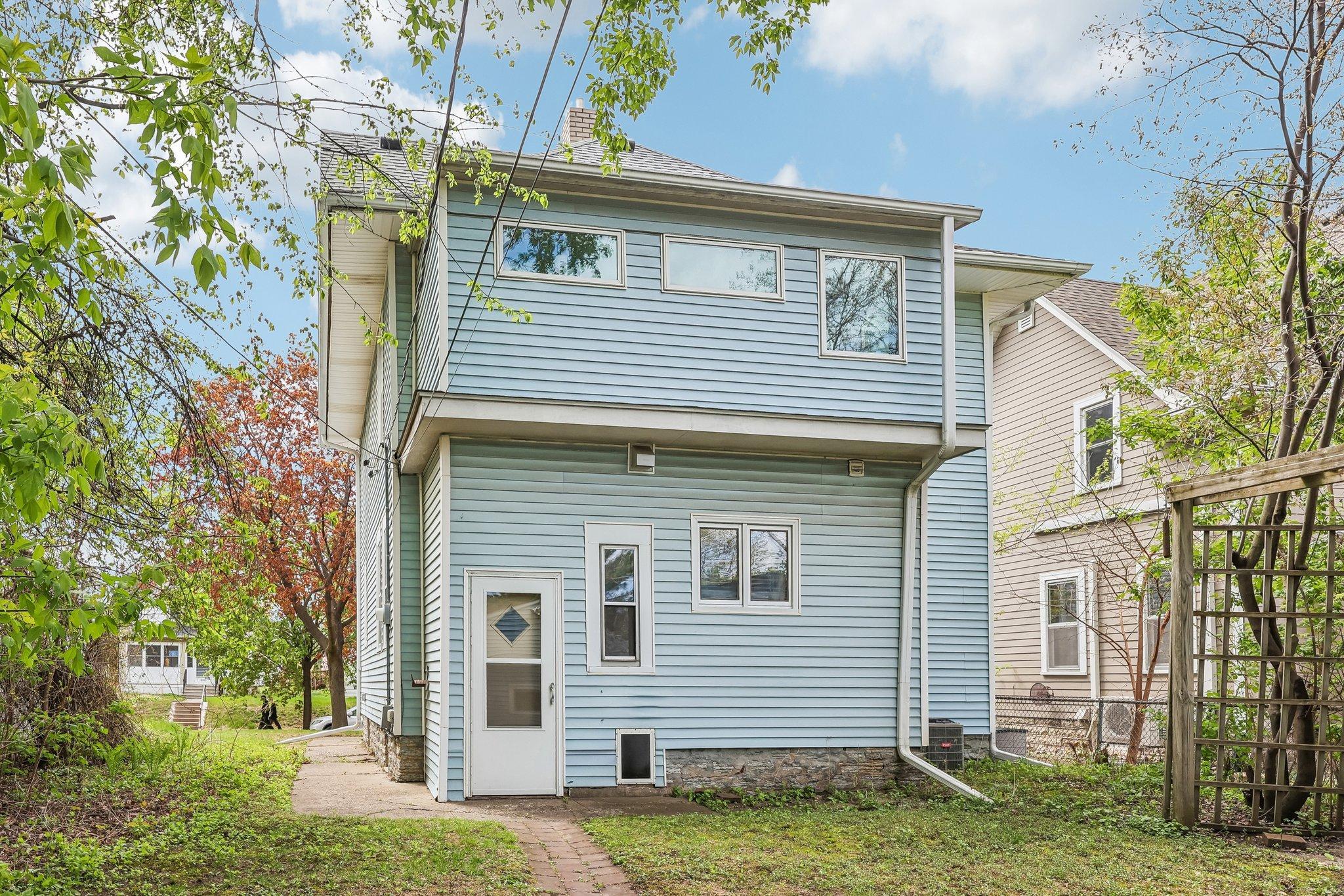 43-web-or-mls-Charles Ave-S0505-043.jpg