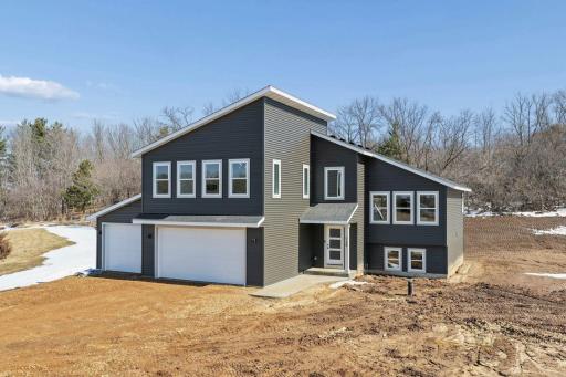739 Magoo Road, Hudson, WI 54016