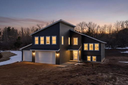739 Magoo Road, Hudson, WI 54016