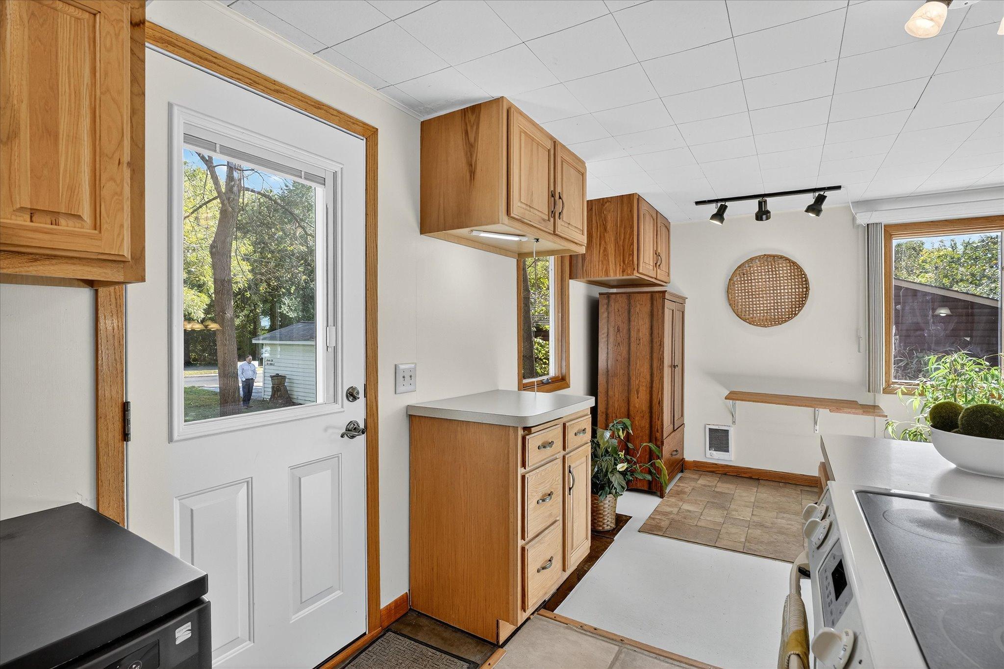 Cabin interior entry from street