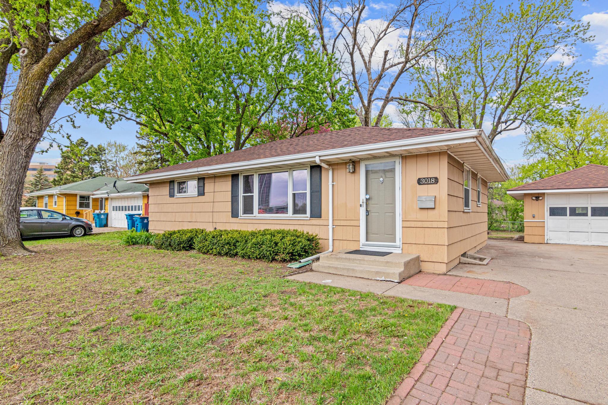 Welcome to 3018 W 78th St!