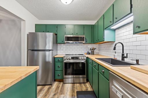 3850 Plymouth Boulevard, 223, Plymouth, MN 55446