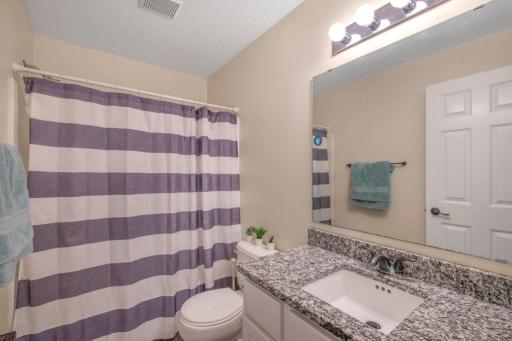 9.1 Second bathroom, also with granite counters. .JPG