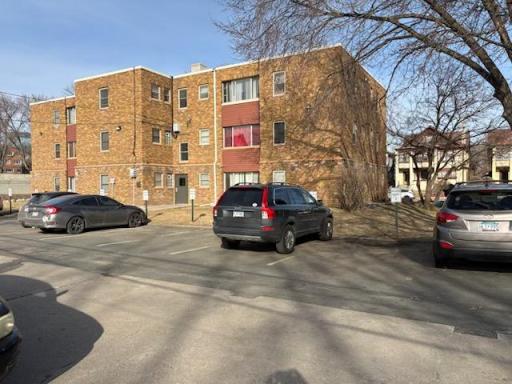 2100 Pleasant Avenue, Minneapolis, MN 55404