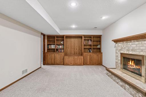 4299 Westchester Circle, Saint Paul, MN 55123