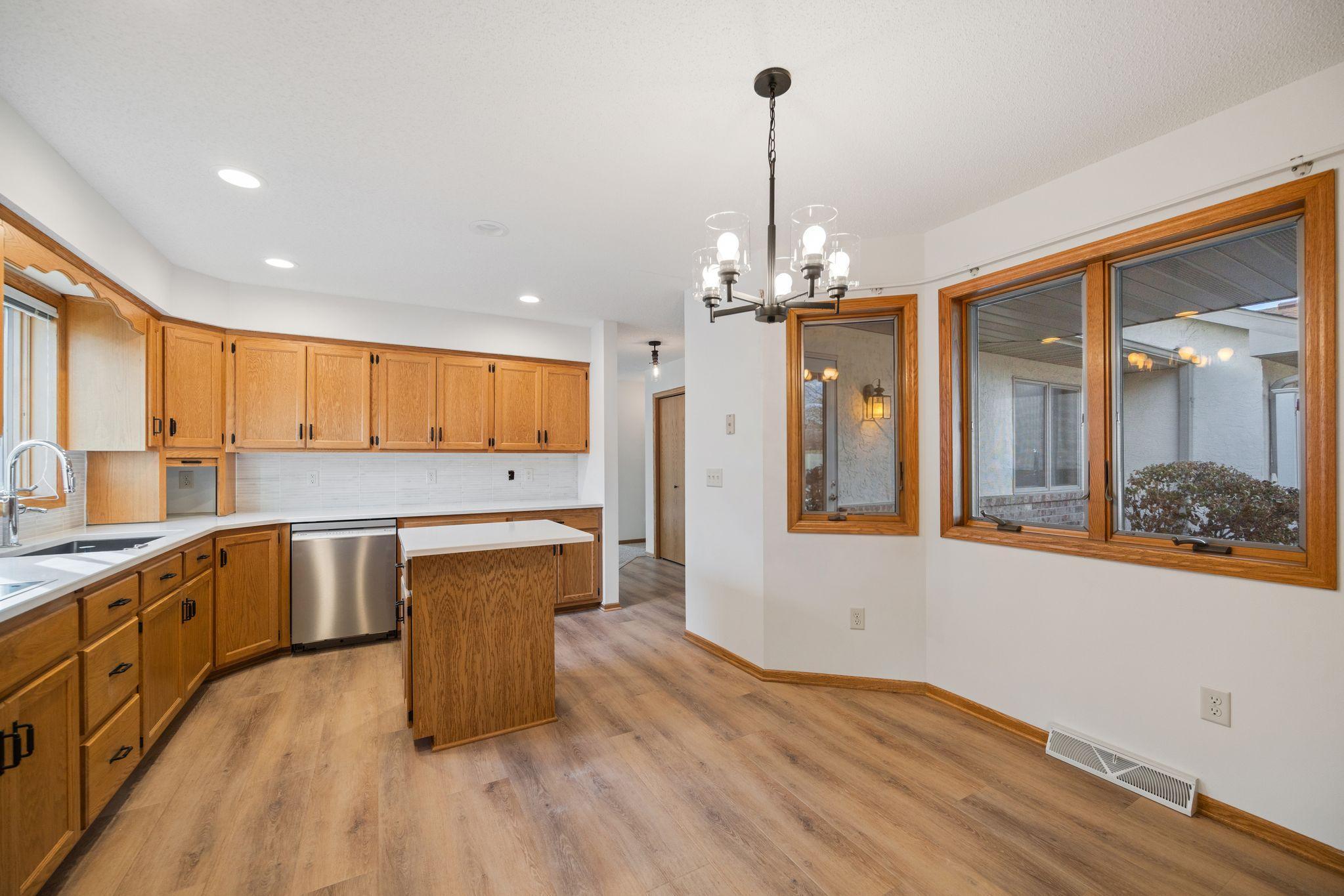 Kitchen/Breakfast Nook