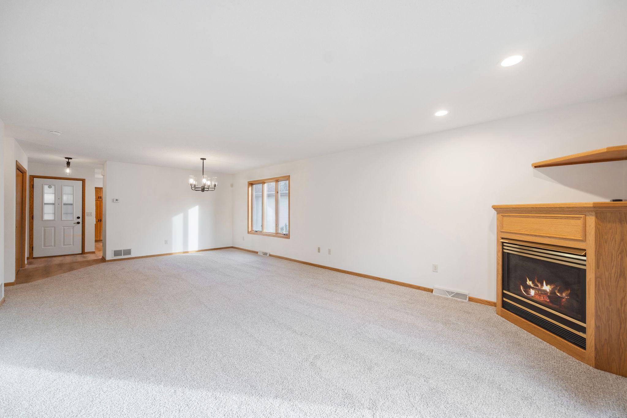 Main Level Living Room/Dining