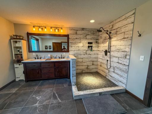 11719 Ridgeview Road, Hokah, MN 55941