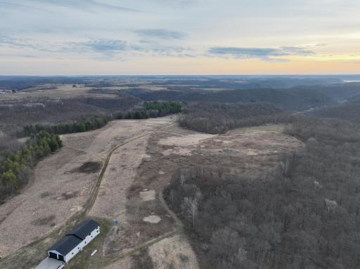 11719 Ridgeview Road, Hokah, MN 55941