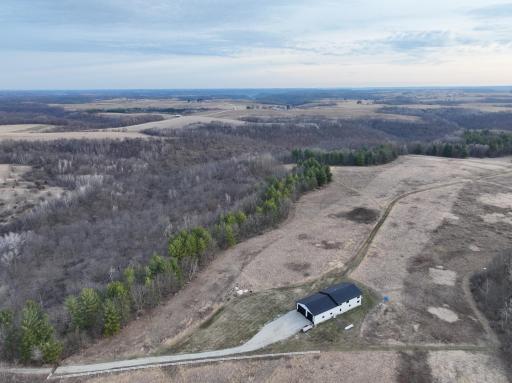 11719 Ridgeview Road, Hokah, MN 55941