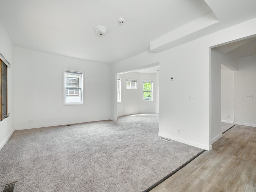 2 - Living Room.jpeg
