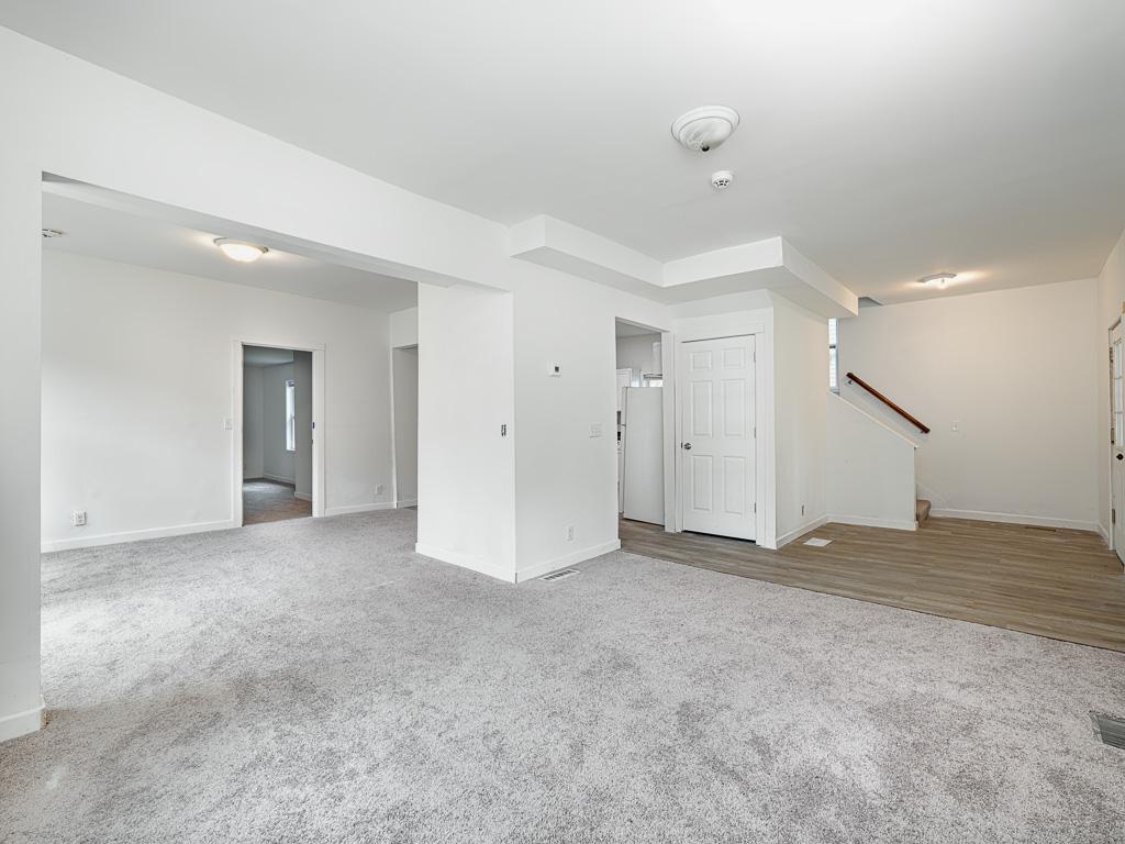 4 - Living Room.jpeg