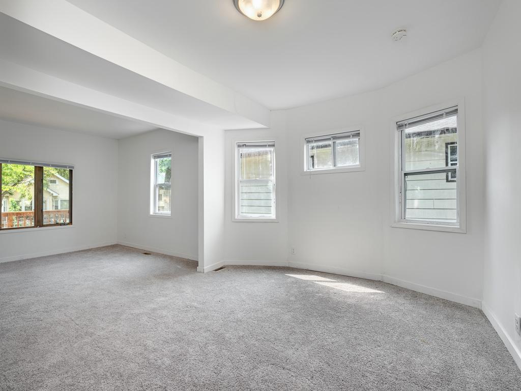 5 - Dining Room.jpeg