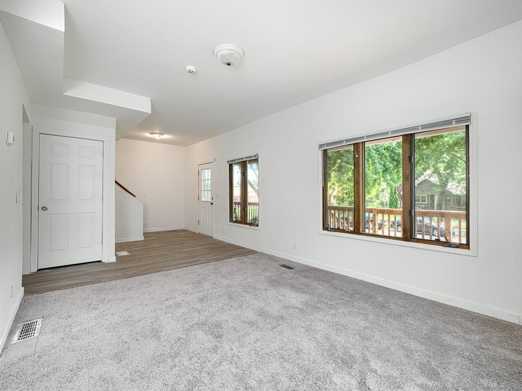 3 - Living Room.jpeg