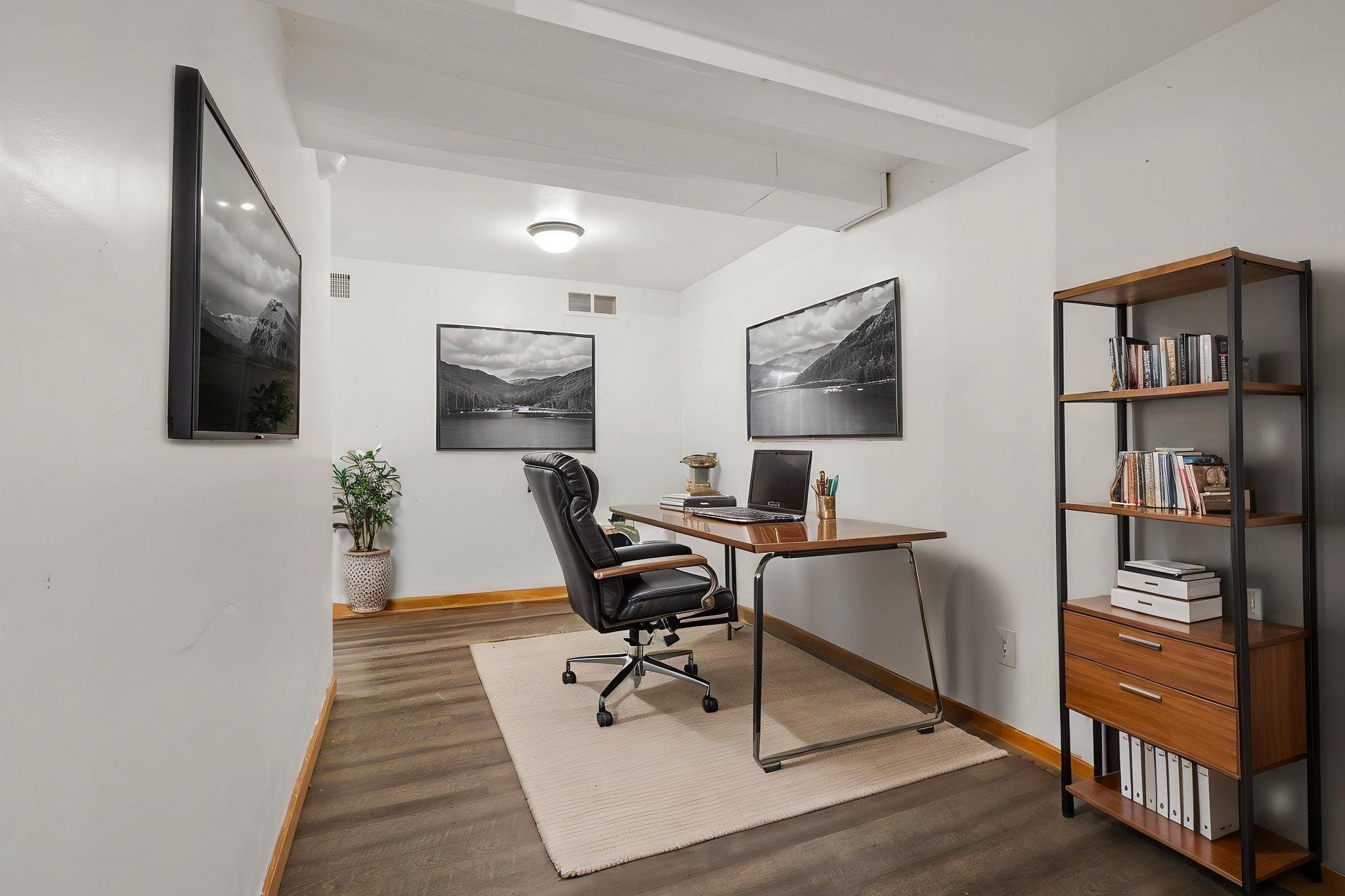 29-web-or-mls-0Y0A5463 virtually staged.jpeg