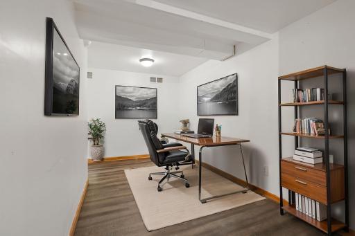 29-web-or-mls-0Y0A5463 virtually staged.jpeg