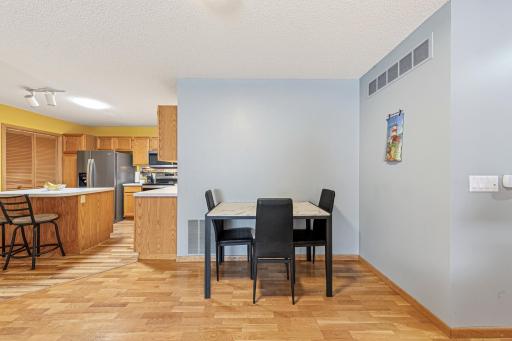 15215 Greenhaven Way, Burnsville, MN 55306