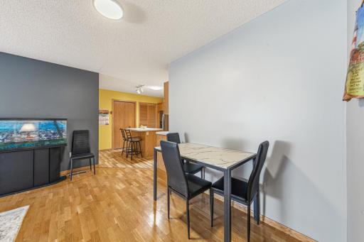 15215 Greenhaven Way, Burnsville, MN 55306
