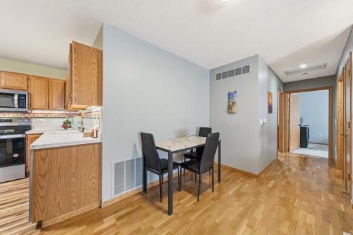 15215 Greenhaven Way, Burnsville, MN 55306