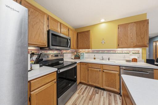 15215 Greenhaven Way, Burnsville, MN 55306