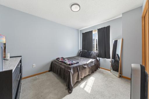 15215 Greenhaven Way, Burnsville, MN 55306