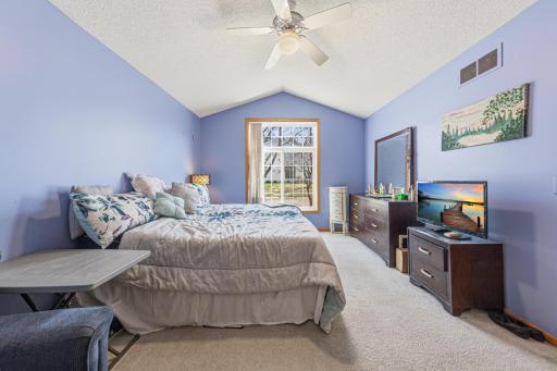 15215 Greenhaven Way, Burnsville, MN 55306