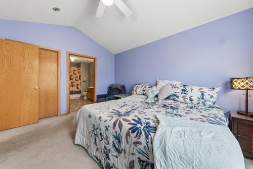 15215 Greenhaven Way, Burnsville, MN 55306
