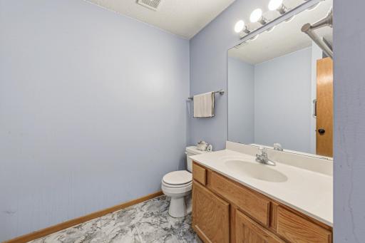 15215 Greenhaven Way, Burnsville, MN 55306