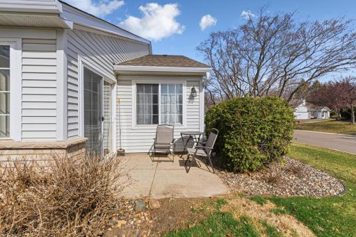15215 Greenhaven Way, Burnsville, MN 55306