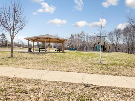15215 Greenhaven Way, Burnsville, MN 55306