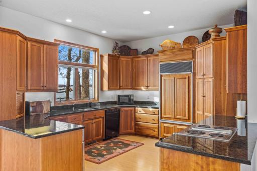 51292 Pelican Point Dr-40.jpg