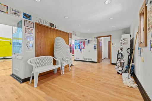 7708 82nd Avenue N, Minneapolis, MN 55445