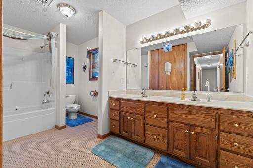 7708 82nd Avenue N, Minneapolis, MN 55445
