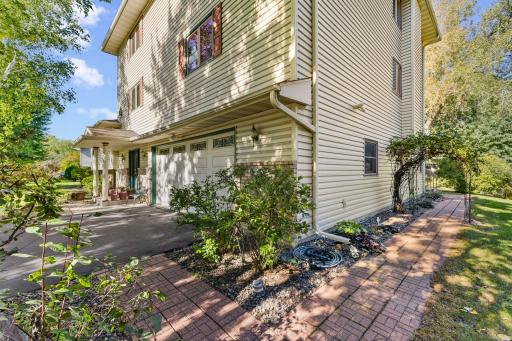 7708 82nd Avenue N, Minneapolis, MN 55445