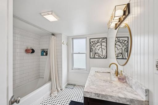 Spacious upper level full bath, remodeled in 2021