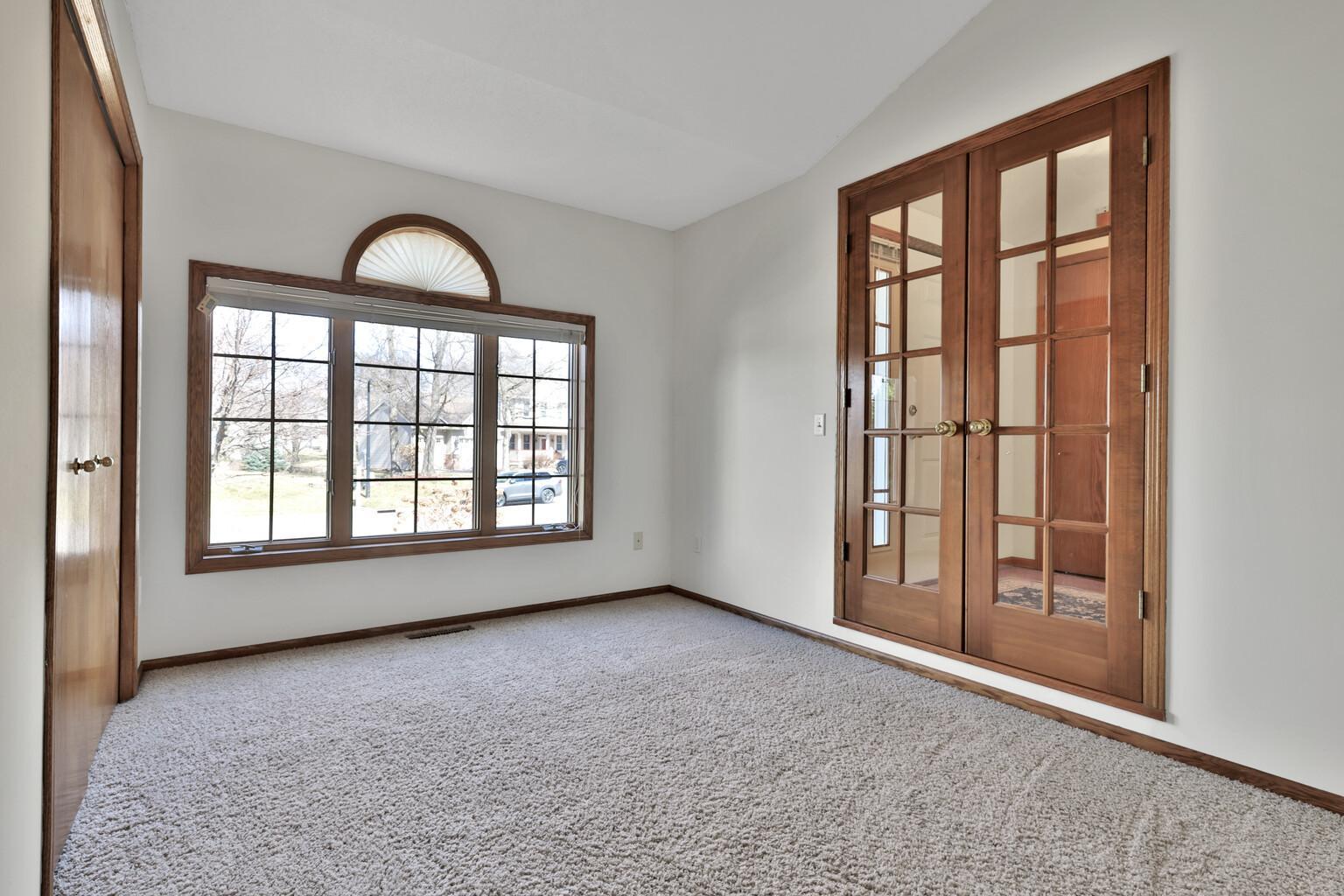 Office/bedroom tons of light and french doors