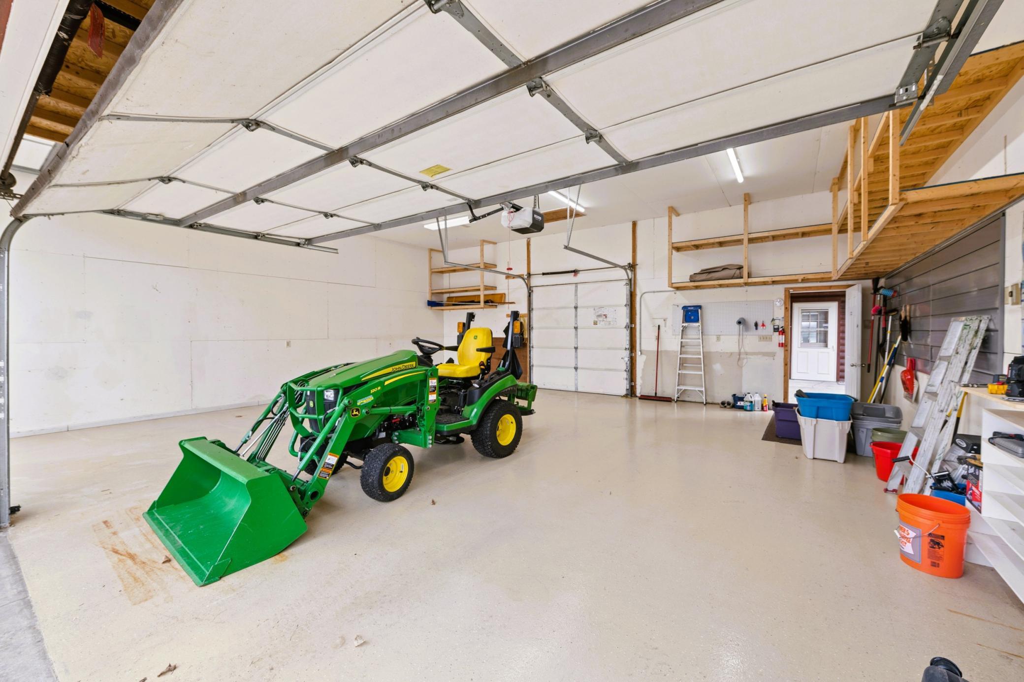 Look at the size of the garage space!