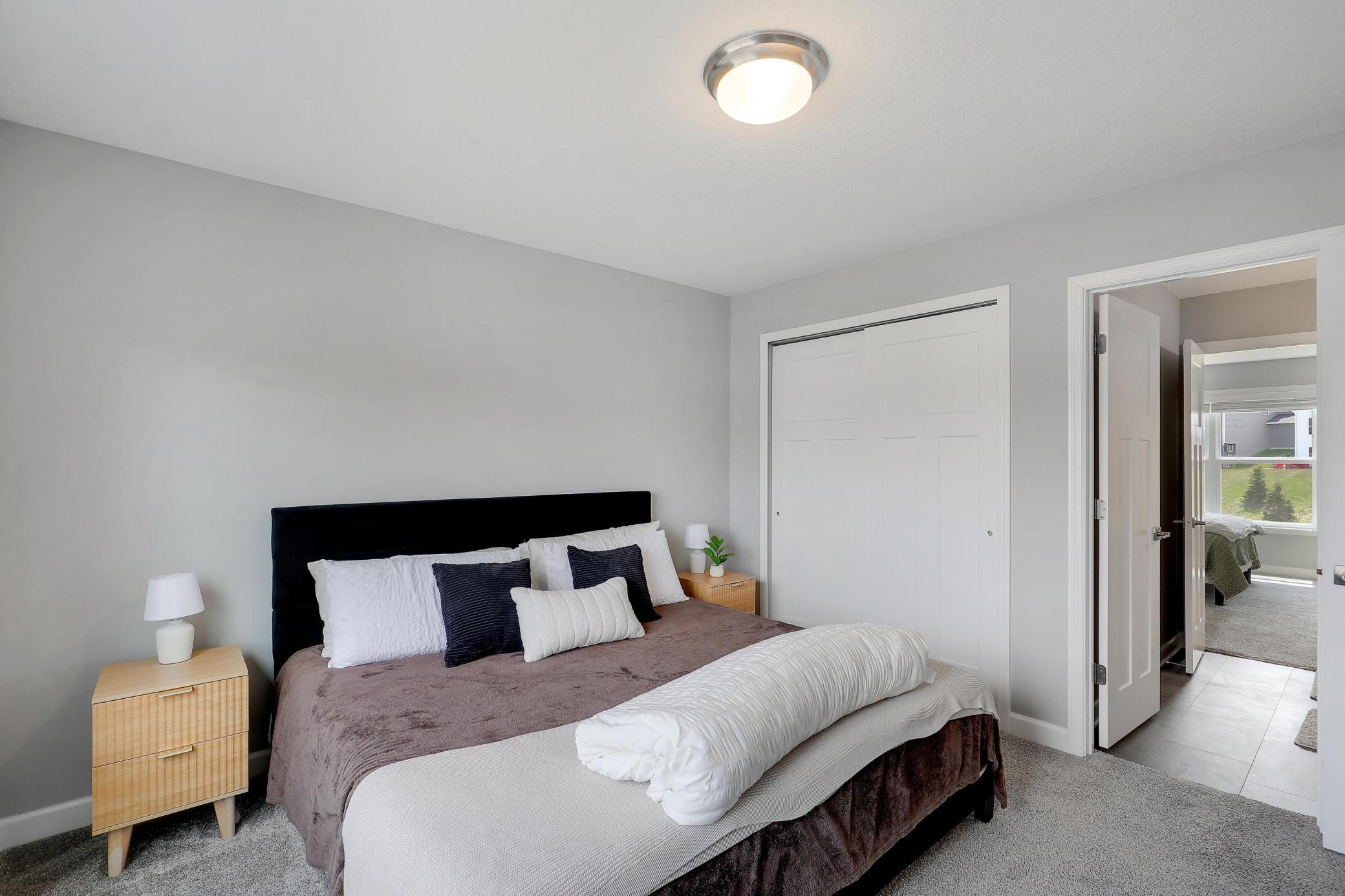 Upper bedroom #4