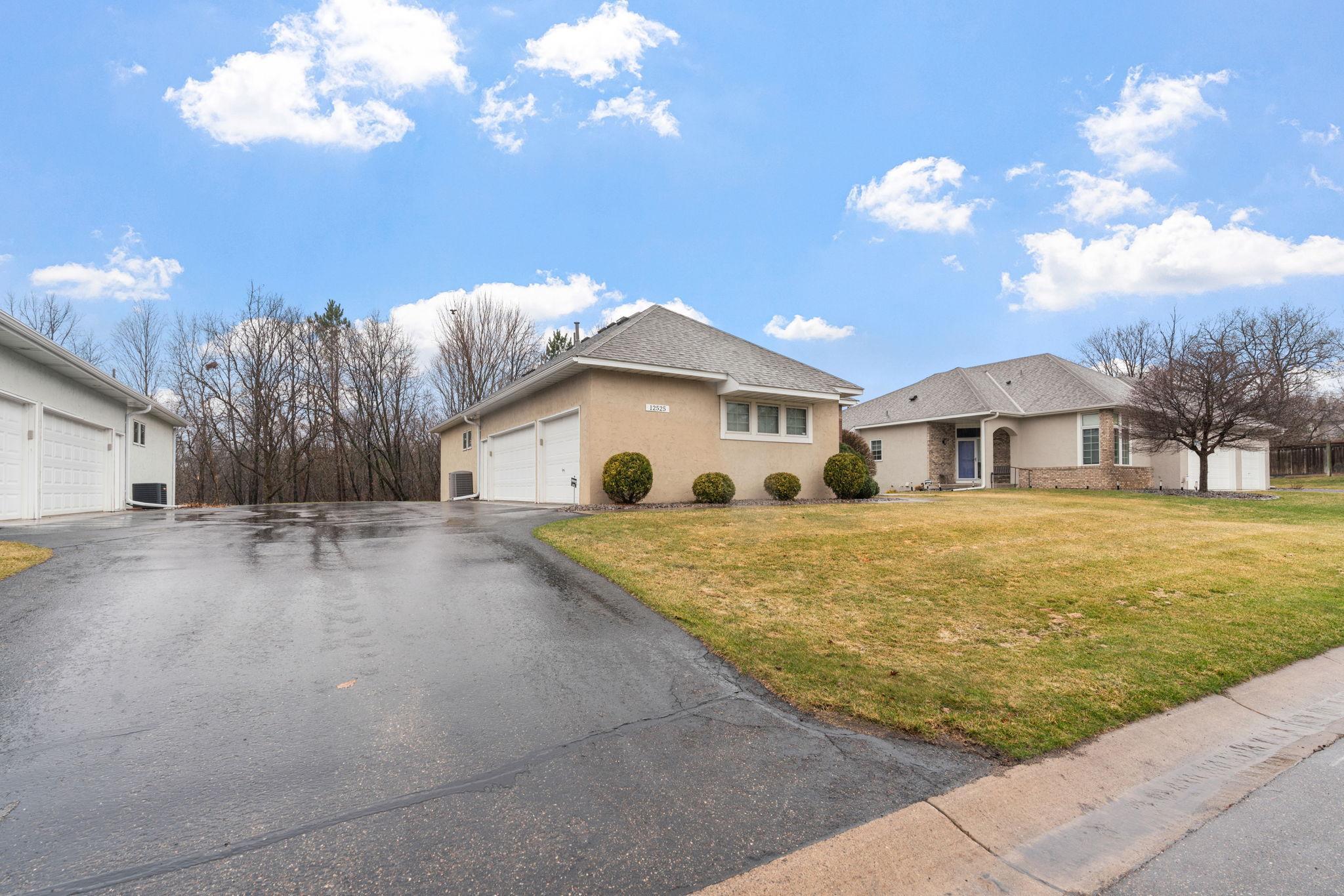 2-web-or-mls-12525 42nd Ave N-2.jpg