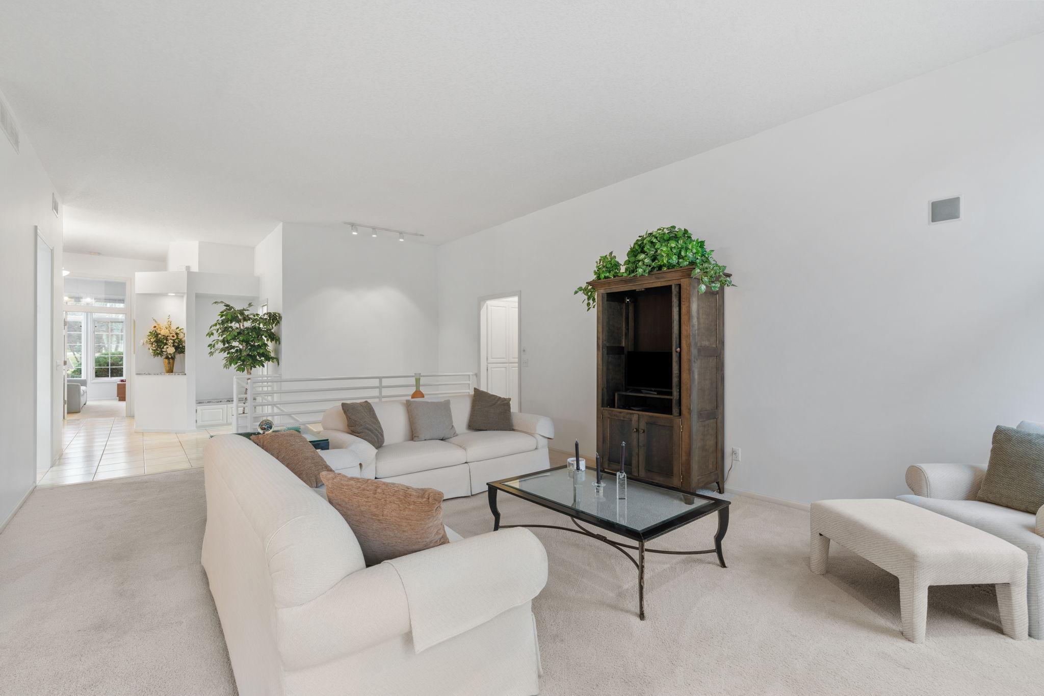 30-web-or-mls-12525 42nd Ave N-30.jpg